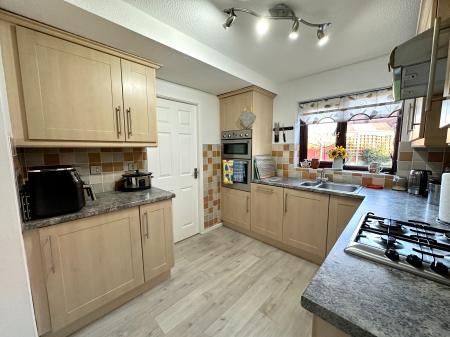 4 bedroom Detached house for sale in Woodbridge Close, Turnberry Estate, Walsall, WS3
