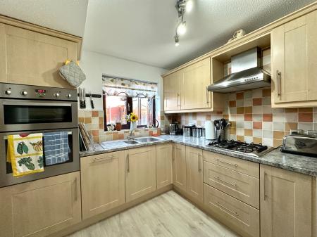 4 bedroom Detached house for sale in Woodbridge Close, Turnberry Estate, Walsall, WS3