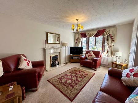 4 bedroom Detached house for sale in Woodbridge Close, Turnberry Estate, Walsall, WS3