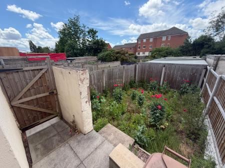 2 bedroom Terraced House to let in Bloxwich Road, Walsall, WS2