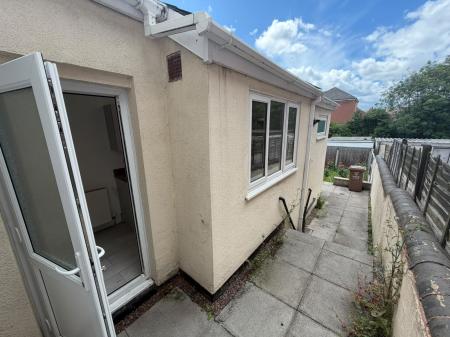 2 bedroom Terraced House to let in Bloxwich Road, Walsall, WS2