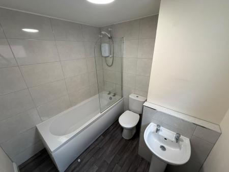 2 bedroom Terraced House to let in Bloxwich Road, Walsall, WS2