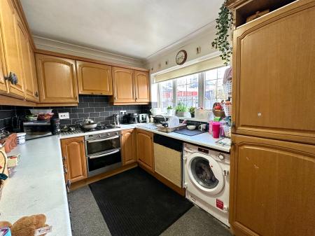 3 bedroom Semi-detached house to let in Sandhill Street, Bloxwich, WS3