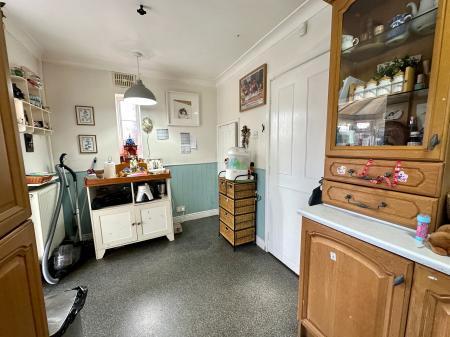 3 bedroom Semi-detached house to let in Sandhill Street, Bloxwich, WS3