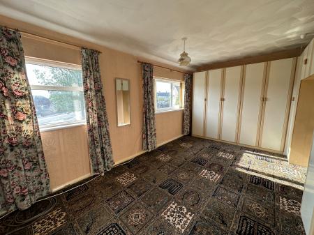 2 bedroom Semi-detached house for sale in Churchill Road, Bentley, Walsall, WS2
