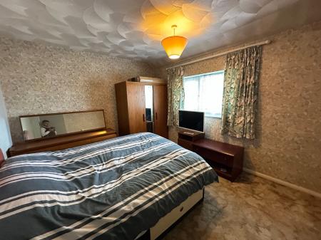 2 bedroom Semi-detached house for sale in Churchill Road, Bentley, Walsall, WS2