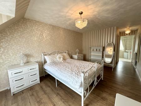 3 bedroom Semi-detached house for sale in Victoria Avenue, Bloxwich, Walsall, WS3