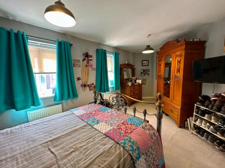 3 bedroom Semi-detached house for sale in Windrush Close, Pelsall, Walsall, WS3