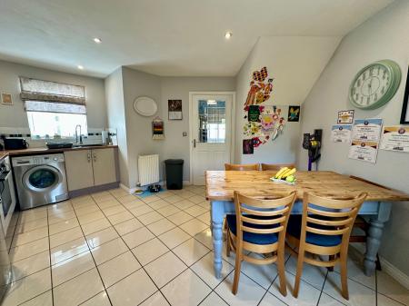 3 bedroom Semi-detached house for sale in Windrush Close, Pelsall, Walsall, WS3