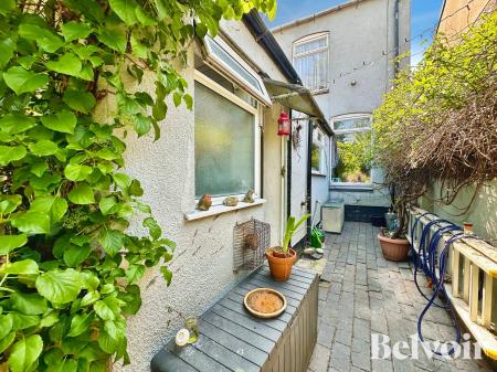 2 bedroom Semi-detached house for sale in Wolverhampton Road, Birchills, Walsall, WS2