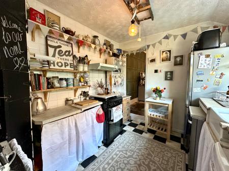 2 bedroom Semi-detached house for sale in Wolverhampton Road, Birchills, Walsall, WS2