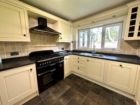 4 bedroom Detached house for sale in Woodbridge Close, Turnberry Estate, Walsall, WS3