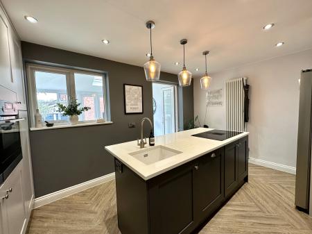 4 bedroom Semi-detached house for sale in Rosewood Drive, Coppice Farm Estate, Willenhall, WV12
