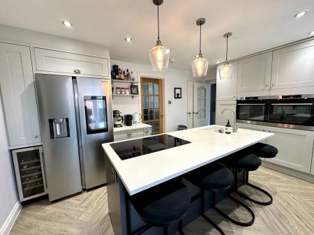 4 bedroom Semi-detached house for sale in Rosewood Drive, Coppice Farm Estate, Willenhall, WV12