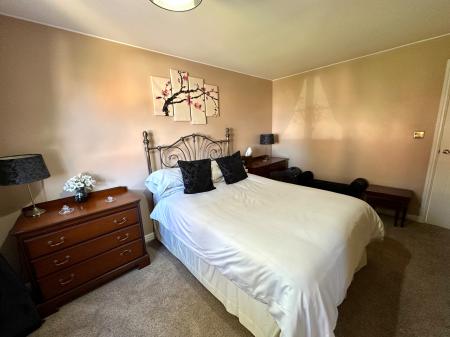 4 bedroom Detached house for sale in The Oaks, Bloxwich, Walsall, WS3