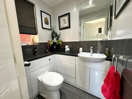4 bedroom Detached house for sale in The Oaks, Bloxwich, Walsall, WS3