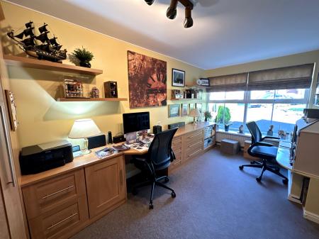 4 bedroom Detached house for sale in The Oaks, Bloxwich, Walsall, WS3