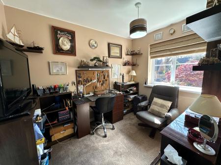 4 bedroom Detached house for sale in The Oaks, Bloxwich, Walsall, WS3