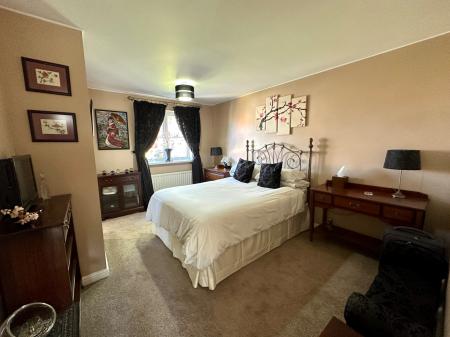 4 bedroom Detached house for sale in The Oaks, Bloxwich, Walsall, WS3