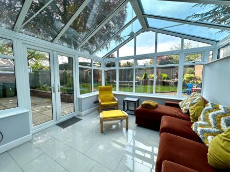 4 bedroom Detached house for sale in Beechwood Close, Bloxwich, Walsall, WS3