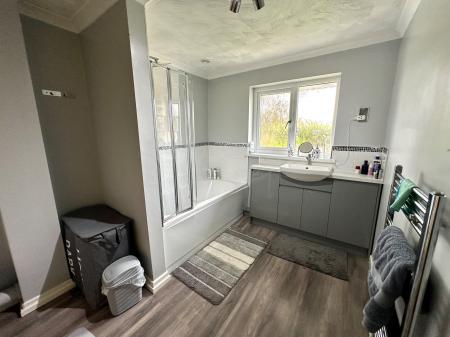 4 bedroom Detached house for sale in Beechwood Close, Bloxwich, Walsall, WS3