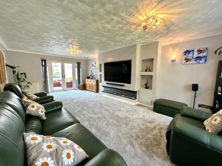 4 bedroom Detached house for sale in Beechwood Close, Bloxwich, Walsall, WS3