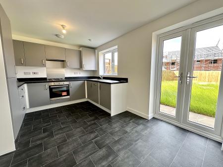 3 bedroom Semi-detached house to let in Hazel Drive, Walsall, WS3