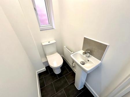3 bedroom Semi-detached house to let in Hazel Drive, Walsall, WS3