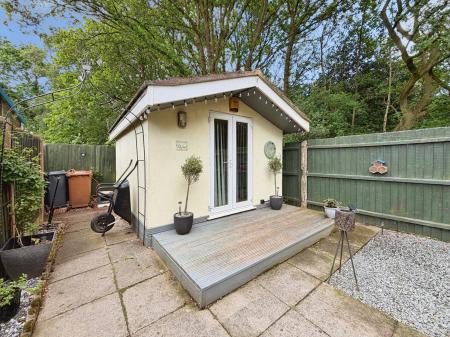 3 bedroom End of terrace house for sale in Moxhull Close, Willenhall, Wolverhampton, WV12