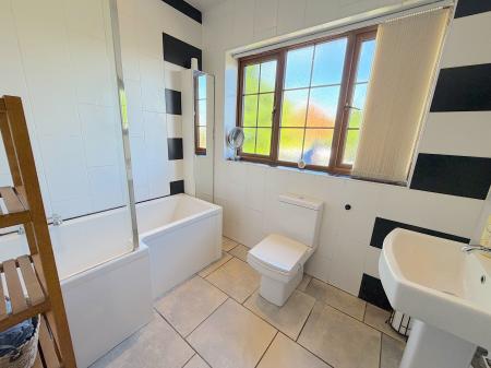 3 bedroom Detached bungalow for sale in Bloxwich Road North, Willenhall, WV12