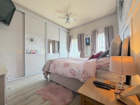 3 bedroom End of terrace house for sale in Elmore Green Road, Bloxwich, Walsall, WS3