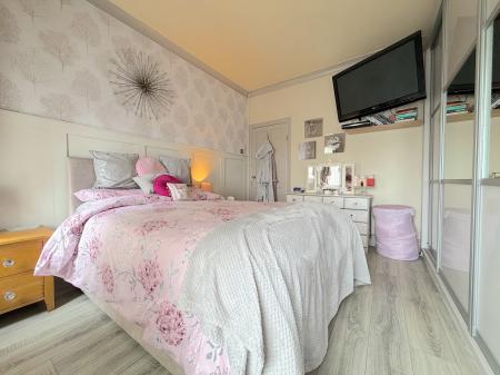 3 bedroom End of terrace house for sale in Elmore Green Road, Bloxwich, Walsall, WS3
