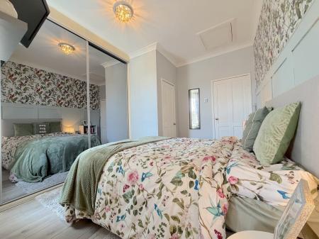 3 bedroom End of terrace house for sale in Elmore Green Road, Bloxwich, Walsall, WS3