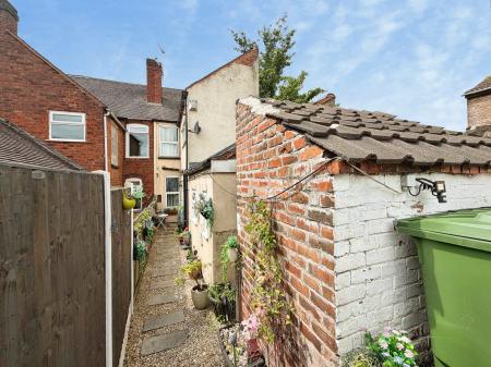 3 bedroom End of terrace house for sale in Elmore Green Road, Bloxwich, Walsall, WS3