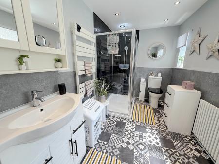 3 bedroom End of terrace house for sale in Elmore Green Road, Bloxwich, Walsall, WS3