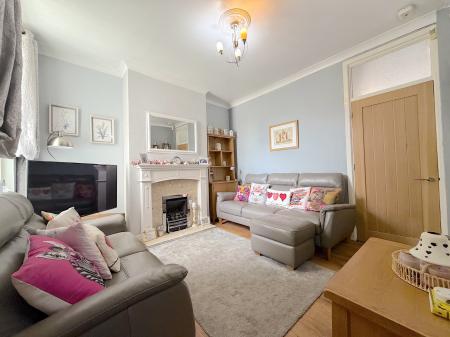 3 bedroom End of terrace house for sale in Elmore Green Road, Bloxwich, Walsall, WS3