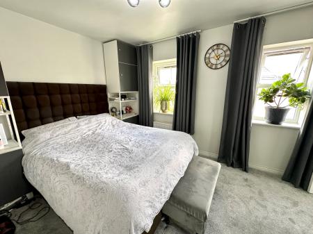 3 bedroom Semi-detached house for sale in Yorkshire Grove, Birchills, Walsall, WS2