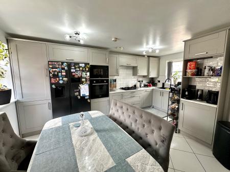 3 bedroom Semi-detached house for sale in Yorkshire Grove, Birchills, Walsall, WS2