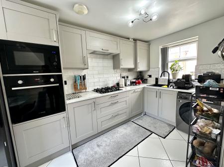 3 bedroom Semi-detached house for sale in Yorkshire Grove, Birchills, Walsall, WS2