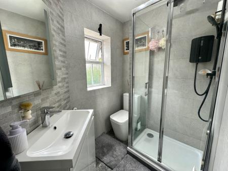 3 bedroom Semi-detached house for sale in Yorkshire Grove, Birchills, Walsall, WS2
