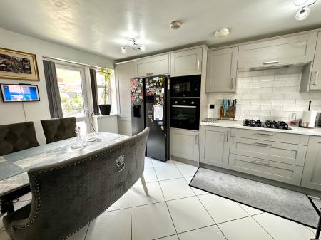 3 bedroom Semi-detached house for sale in Yorkshire Grove, Birchills, Walsall, WS2