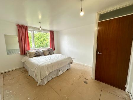 4 bedroom Semi-detached house for sale in Spinney Close, Pelsall, Walsall, WS3