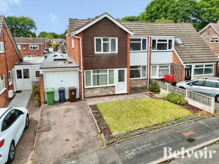 4 bedroom Semi-detached house for sale in Spinney Close, Pelsall, Walsall, WS3