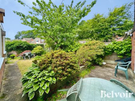 4 bedroom Semi-detached house for sale in Spinney Close, Pelsall, Walsall, WS3