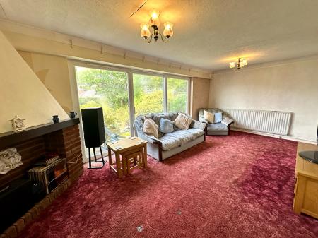 4 bedroom Semi-detached house for sale in Spinney Close, Pelsall, Walsall, WS3