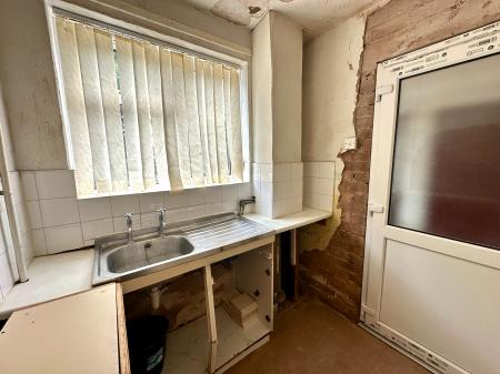 3 bedroom Semi-detached house for sale in Avon Road, Goscote, Walsall, WS3