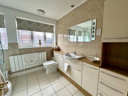 2 bedroom Detached bungalow for sale in Enderley Drive, Bloxwich, WS3
