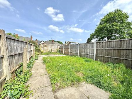 3 bedroom Terraced House to let in Gammage Street, Dudley, DY2
