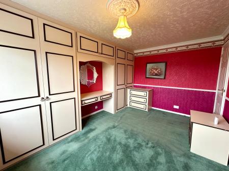 3 bedroom Semi-detached house for sale in Braemar Close, Willenhall, WV12