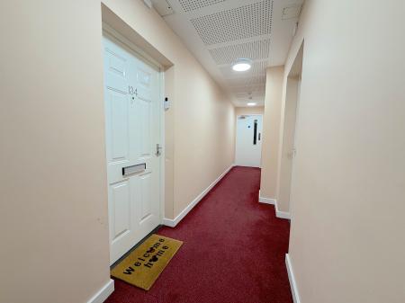 2 bedroom Flat for sale in Broad Gauge Way, Wolverhampton City Centre, Wolverhampton, WV10